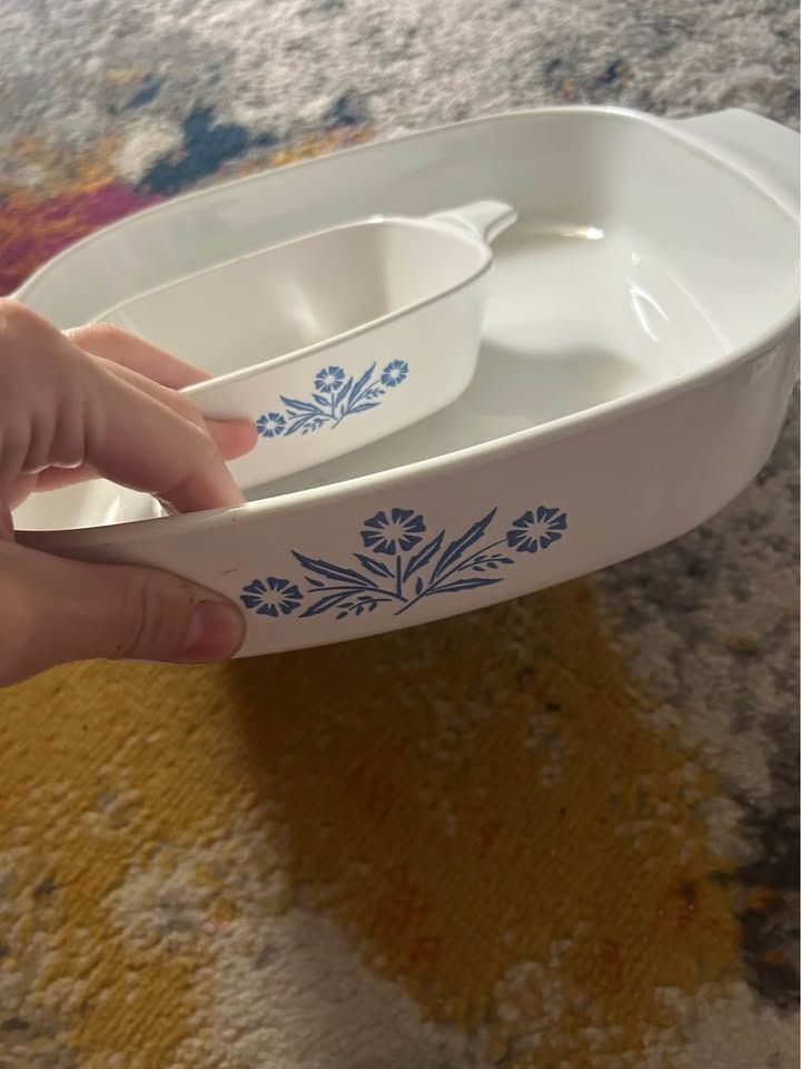 Corningware Blue Cornflower petite pan and Baking dish (Category: Dinnerware & Cutlery) located in Manila. Submitted by kobharmatsusaki (Listing ID 1380317879, Image 1). Description: Selling only as a set! Available on Friday, July 18 Reserve yours now! 50% dp and 50% to be paid on the day of ship out. Message to inquire! .