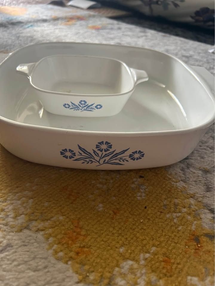 Corningware Blue Cornflower petite pan and Baking dish (Category: Dinnerware & Cutlery) located in Manila. Submitted by kobharmatsusaki (Listing ID 1380317879, Image 2). Description: Selling only as a set! Available on Friday, July 18 Reserve yours now! 50% dp and 50% to be paid on the day of ship out. Message to inquire! .