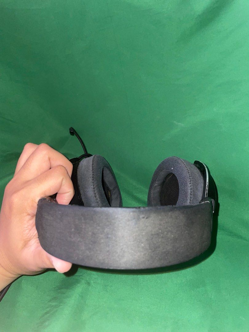 Corsair HS50 (Category: Headphones & Headsets) located in Caloocan City. Submitted by aatvillas (Listing ID 1380356700, Image 3). Description: For Meetup only: Ayala Cloverleaf For sale: Corsair HS50 Used Issues: - nag worn out na leather niya - nagtuklap na paint - loose jack na, siguro dahil sa dumi at age Maayos pa rin audio naman audio niya. Ginagamit ko for interviews since malinaw yung mic (Discord certified) .