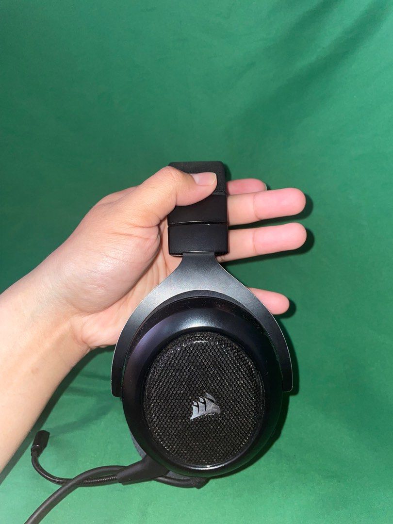 Corsair HS50 (Category: Headphones & Headsets) located in Caloocan City. Submitted by aatvillas (Listing ID 1380356700, Image 2). Description: For Meetup only: Ayala Cloverleaf For sale: Corsair HS50 Used Issues: - nag worn out na leather niya - nagtuklap na paint - loose jack na, siguro dahil sa dumi at age Maayos pa rin audio naman audio niya. Ginagamit ko for interviews since malinaw yung mic (Discord certified) .