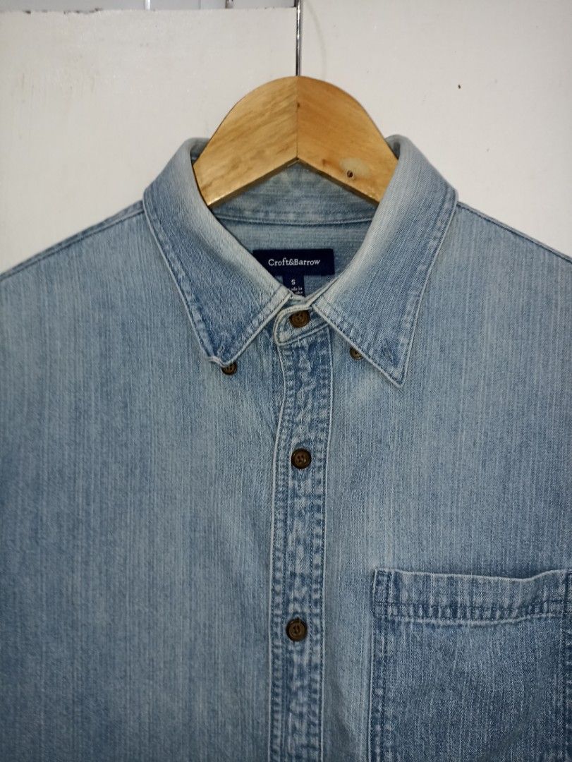 Croft and barrow denim long sleeves polo (Category: Coats, Jackets and Outerwear) located in Alaminos. Submitted by aefalvarez (Listing ID 1380323100, Image 3). Description: dimes/size already included in the pictures.