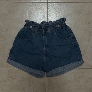 (Category: ) located in . Submitted by sweeclothes (Listing ID 1380375500, Image 1). Description: .