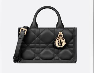 (Category: ) located in . Submitted by wixcouture (Listing ID 1380377158, Image 1). Description: .