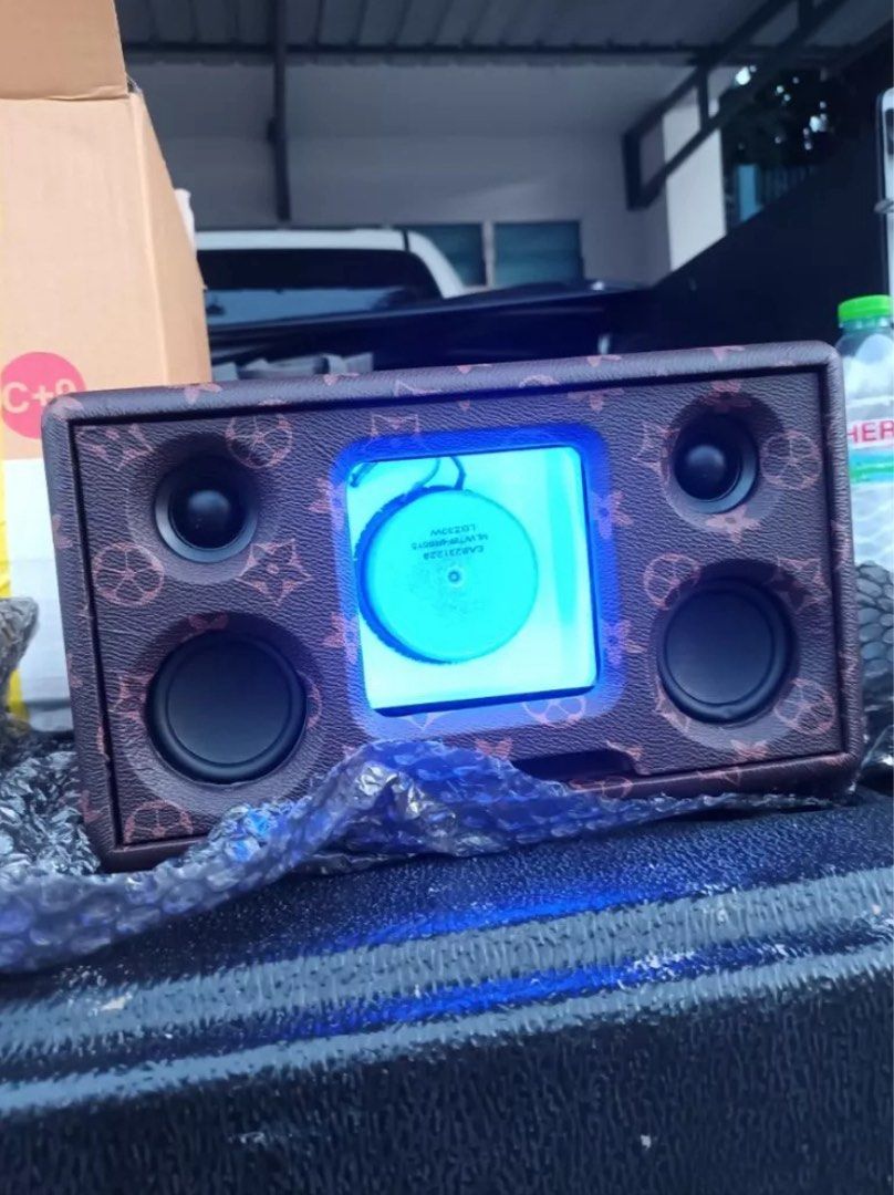 DIY Speaker 3-inch JBL UE MEGA BOOM SONY LG YP Party Office Speaker, 100-watt Bluetooth speaker, 16.8-volt battery, 2.1 amp system, 30-watt LG subwoofer, 2.25-watt hk midrange, random lights63205306372226112
