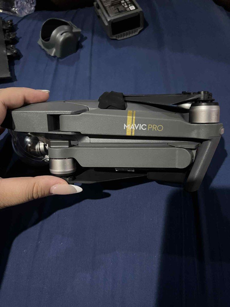 DJI MAVIC PRO I (Category: Drones) located in Manila. Submitted by christiand67170 (Listing ID 1380390264, Image 2). Description: DJI MAVIC PRO Complete accessories 2 Extra batteries 6 Extra propellers 4K video at 30 frames per second, or 1080p footage at 96 frames per second Total flight time 1hr 4mins Total distance 2,620m Total Flights 20 Charging time: 50mins per battery. Flying time: 30mins Honest issue: 5d button 300 lang Camera sensor wala