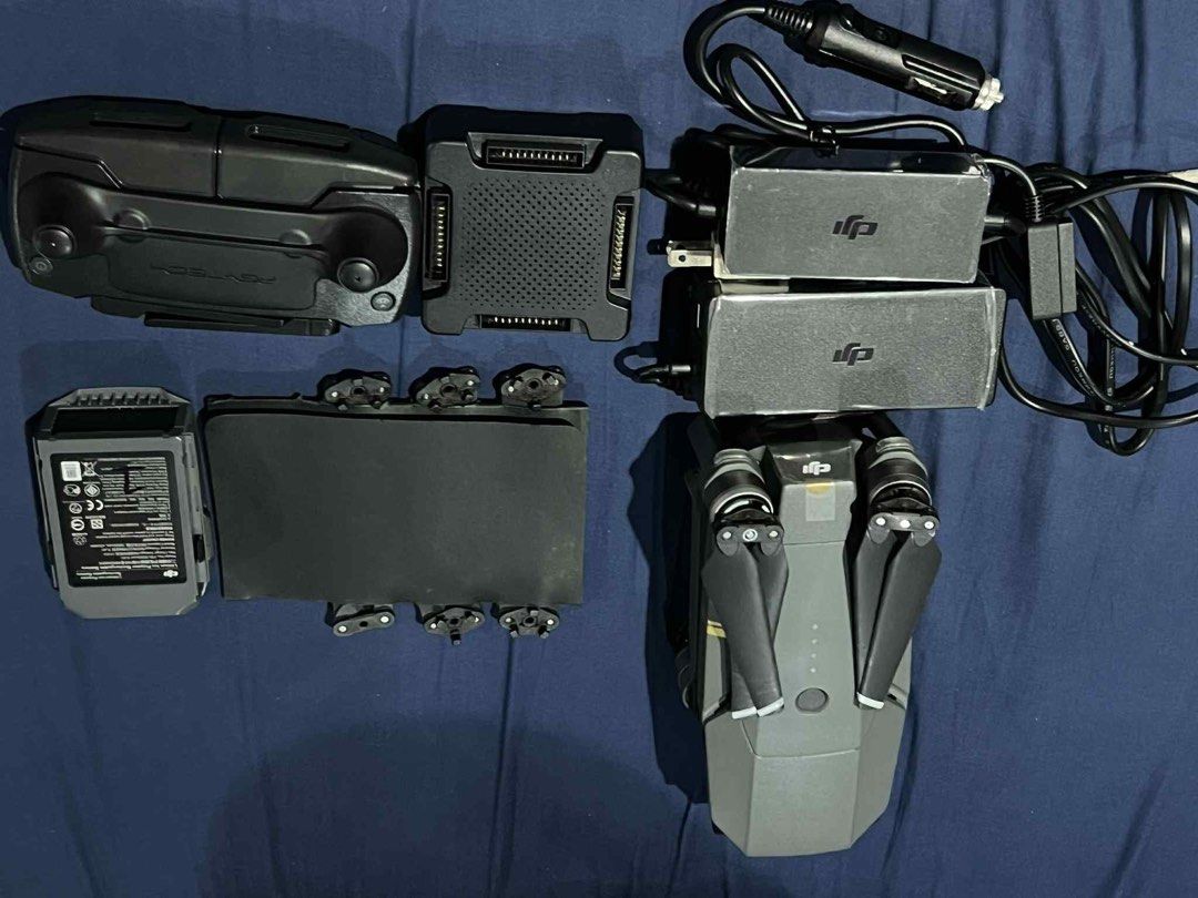 DJI MAVIC PRO I (Category: Drones) located in Manila. Submitted by christiand67170 (Listing ID 1380390264, Image 3). Description: DJI MAVIC PRO Complete accessories 2 Extra batteries 6 Extra propellers 4K video at 30 frames per second, or 1080p footage at 96 frames per second Total flight time 1hr 4mins Total distance 2,620m Total Flights 20 Charging time: 50mins per battery. Flying time: 30mins Honest issue: 5d button 300 lang Camera sensor wala