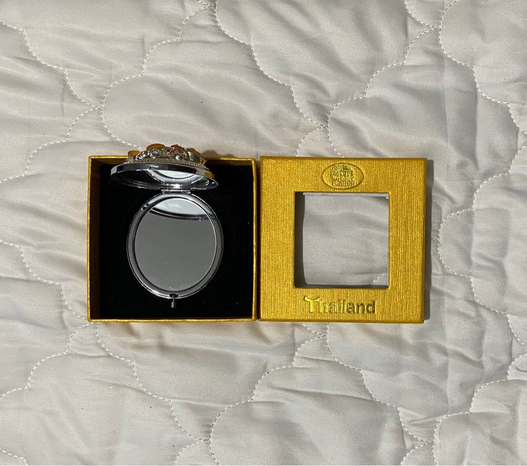 Dual compact mirror (Category: Face Care) located in Mandaluyong City. Submitted by aiztyle (Listing ID 1380334282, Image 2). Description: Compact portable cosmetic Make up thai mirror dual round Folding pocket SALE Php500.00 only.