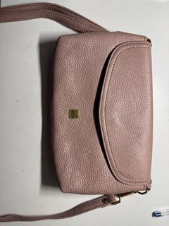 （分類：）位於 。 由 dseeee.a_a 提交（商品編號 1380310889，圖片 1）。簡介： 。