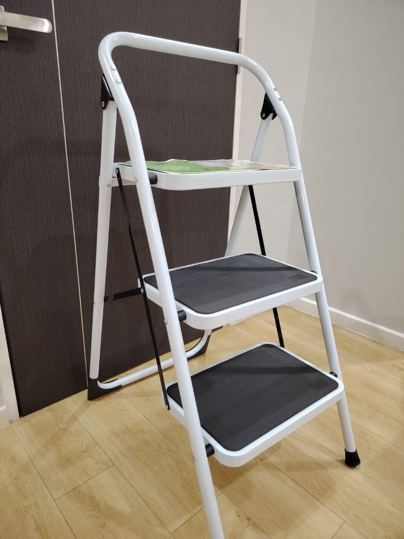 Folding Step Ladder - 3 Steps