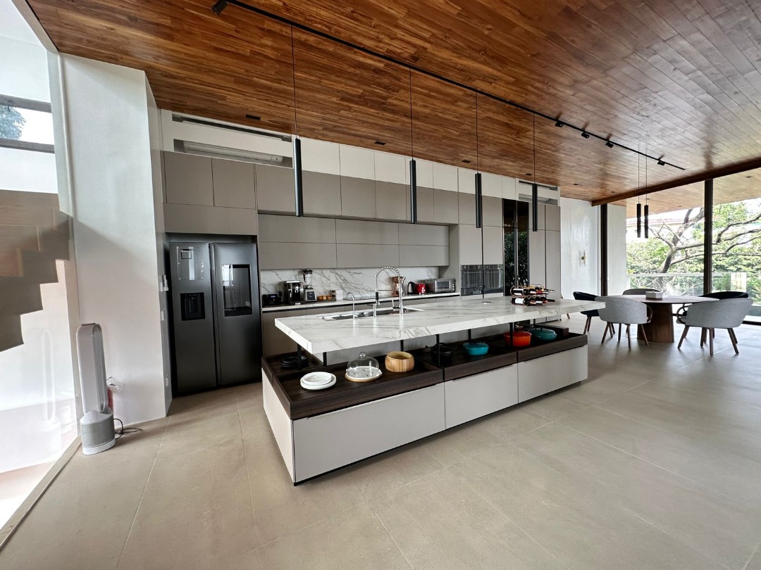 (Category: ) located in . Submitted by pinedajlouise (Listing ID 1380421804, Image 1). Description: .