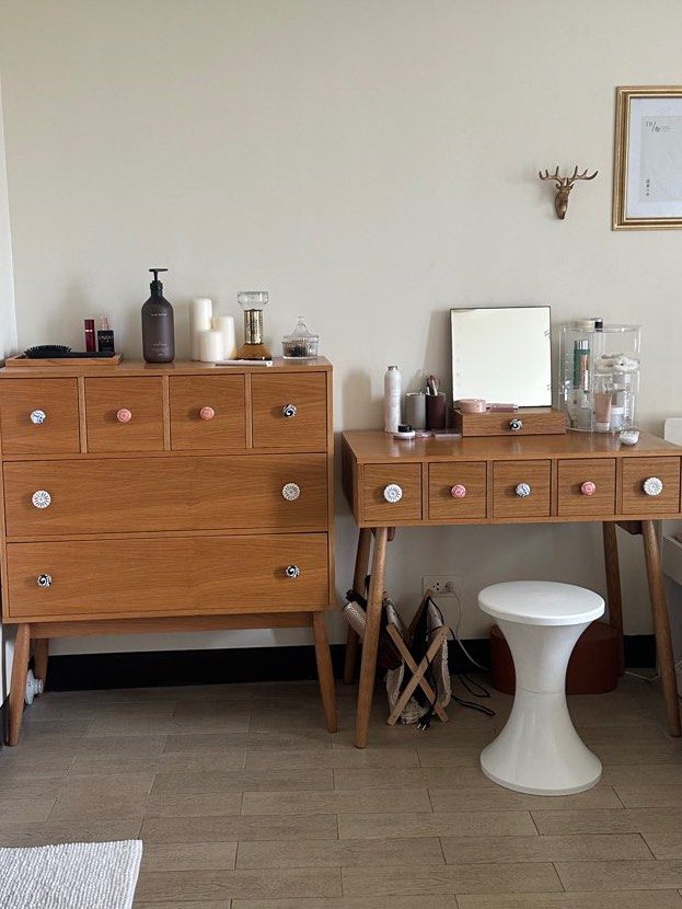 Habitat oak dresser vanity table & drawer set (Category: Tables & Sets) located in Pasay City. Submitted by coco.lovely (Listing ID 1380367500, Image 1). Description: -Habitat dresser Bought it for 40k used for around 4yrs -Bought it for 45800php Used it for less than 2 yrs 2set with chair for 37000p Pick up area Newport Pasay.