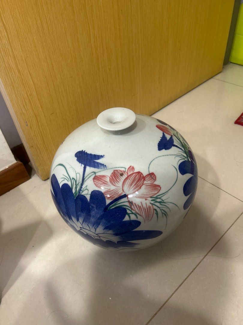 Hand-painted Ceramic Vase65074865105410112