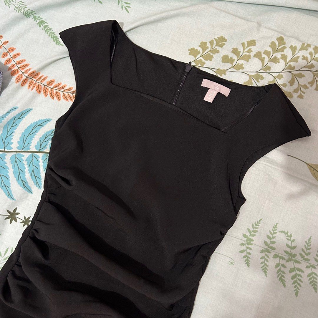 H&M Black Black Dress (Category: Dresses) located in Las Pinas. Submitted by markartt (Listing ID 1380306926, Image 1). Description: .