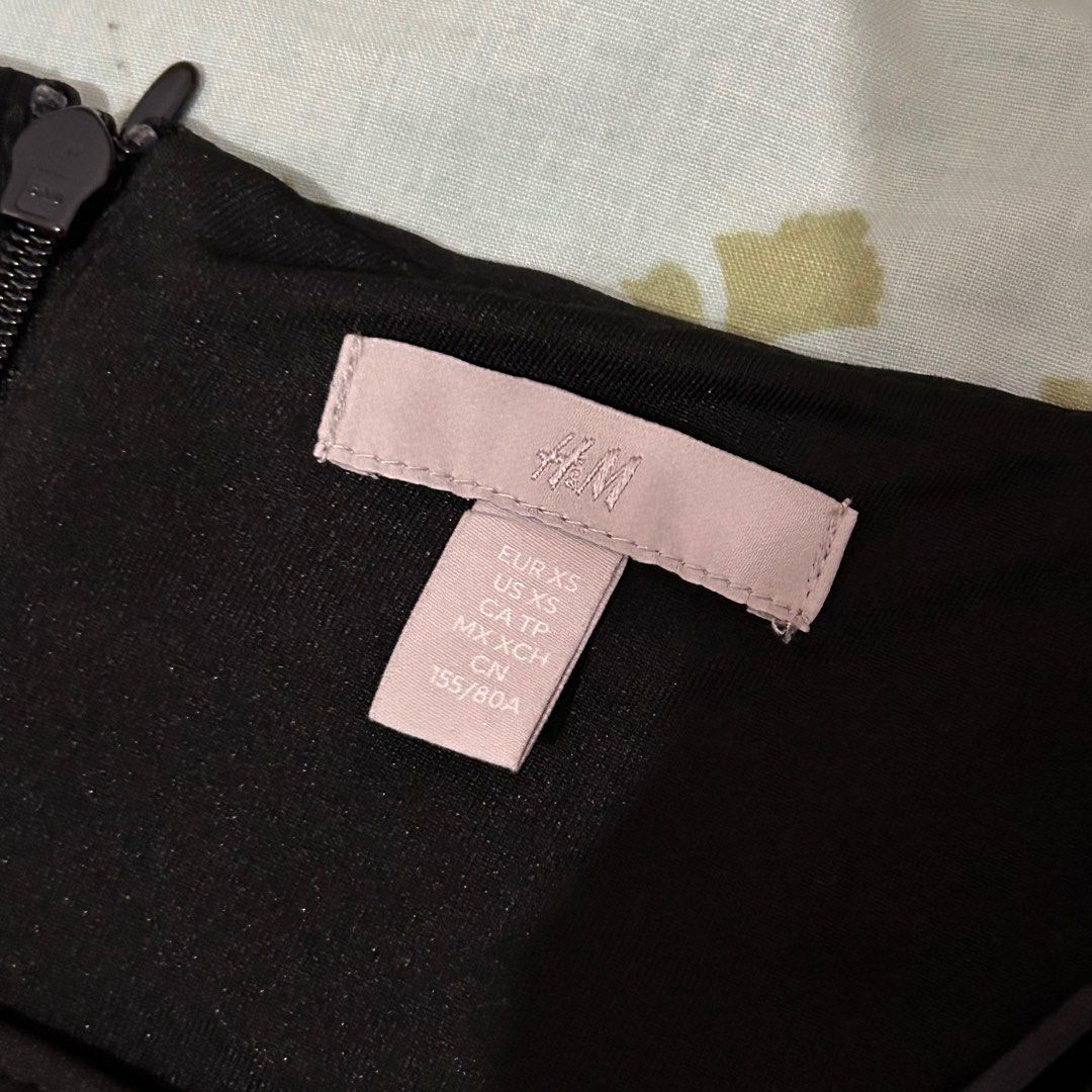 H&M Black Black Dress (Category: Dresses) located in Las Pinas. Submitted by markartt (Listing ID 1380306926, Image 3). Description: .