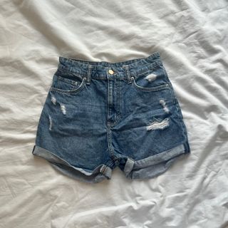 (Category: ) located in . Submitted by cheruboo (Listing ID 1380393833, Image 1). Description: .