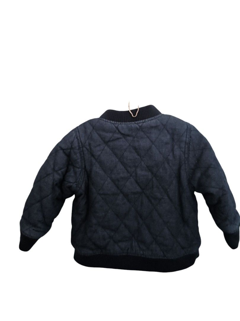 Jaket Jeans Tebal Anak PETIT MAIN Preloved Size 90 kecil (Kategori: 1 hingga 3 tahun) berada di Bogor. Dikirim oleh as3.sh0p (ID iklan 1380357819, Gambar 2). Deskripsi: jaket Tebal jeans dalaman nya sherpa size 90 kecil (1-2 tahun ) lebar dada 30cm lingkar dada 60cm panjang 33cm.