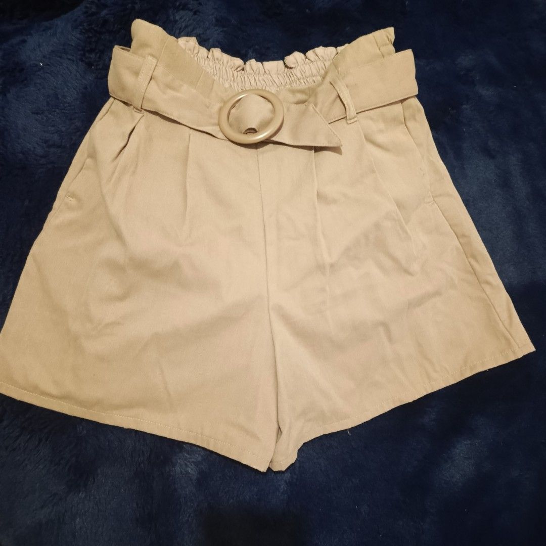 Japan shorts (Category: Shorts) located in Cabanatuan. Submitted by a3declutterco (Listing ID 1380296576, Image 1). Description: Galing Japan. never used. na stock lang sa cabinet. preloved. Small to Medium. Garterized back..