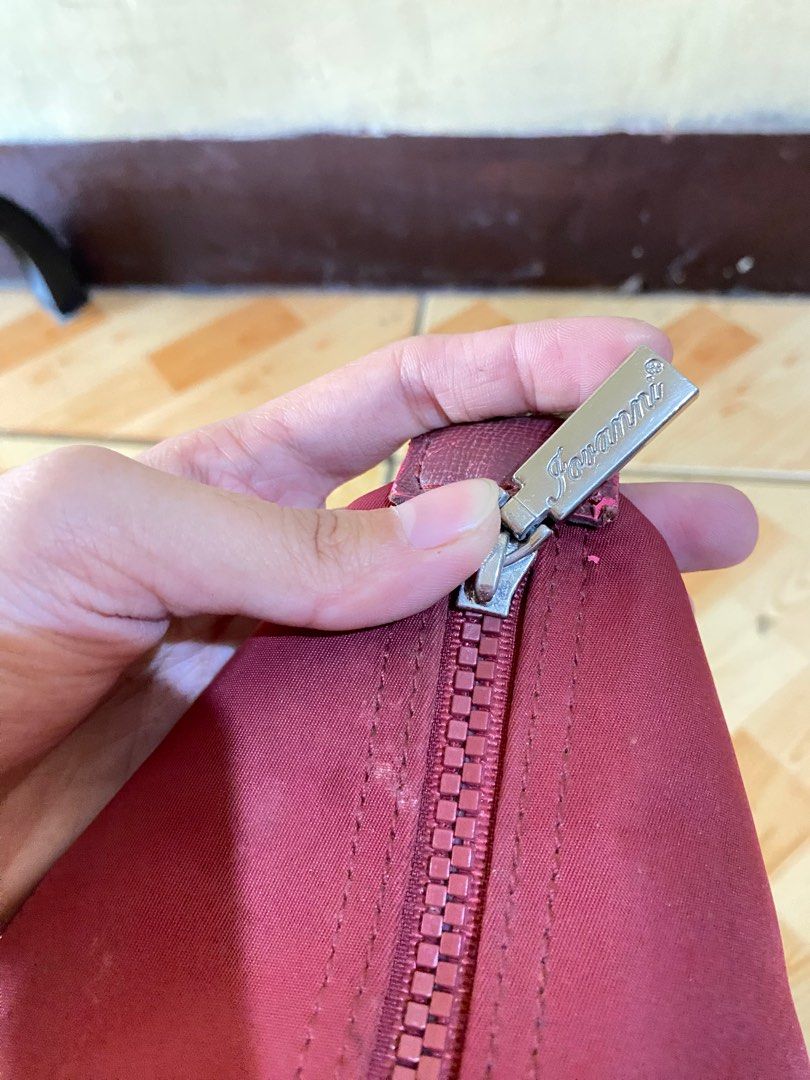 Jovanni Red Maroon Large Hand bag sling bag (Category: Luxury Bags & Wallets) located in Imus. Submitted by fyema (Listing ID 1380336097, Image 2). Description: issues on last 3 pics and walang sling pero pede lagyan imus cavite loc gcash jnt lalamove.