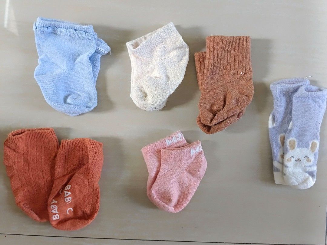Kaos kaki bayi newborn - 1 tahun laki-laki/perempuan (take all/ setengah) (Kategori: Baju Bayi) berada di Bekasi. Dikirim oleh febriaange27041 (ID iklan 1380472050, Gambar 1). Deskripsi: kaos kaki anak bayi bisa sampai 1 tahun laki-laki perempuan brand campur: bohopanna, little palmerhaus, no brand kondisi like new, sangat jarang dipakai take all 30ribu boleh ambil setengah 20ribu.