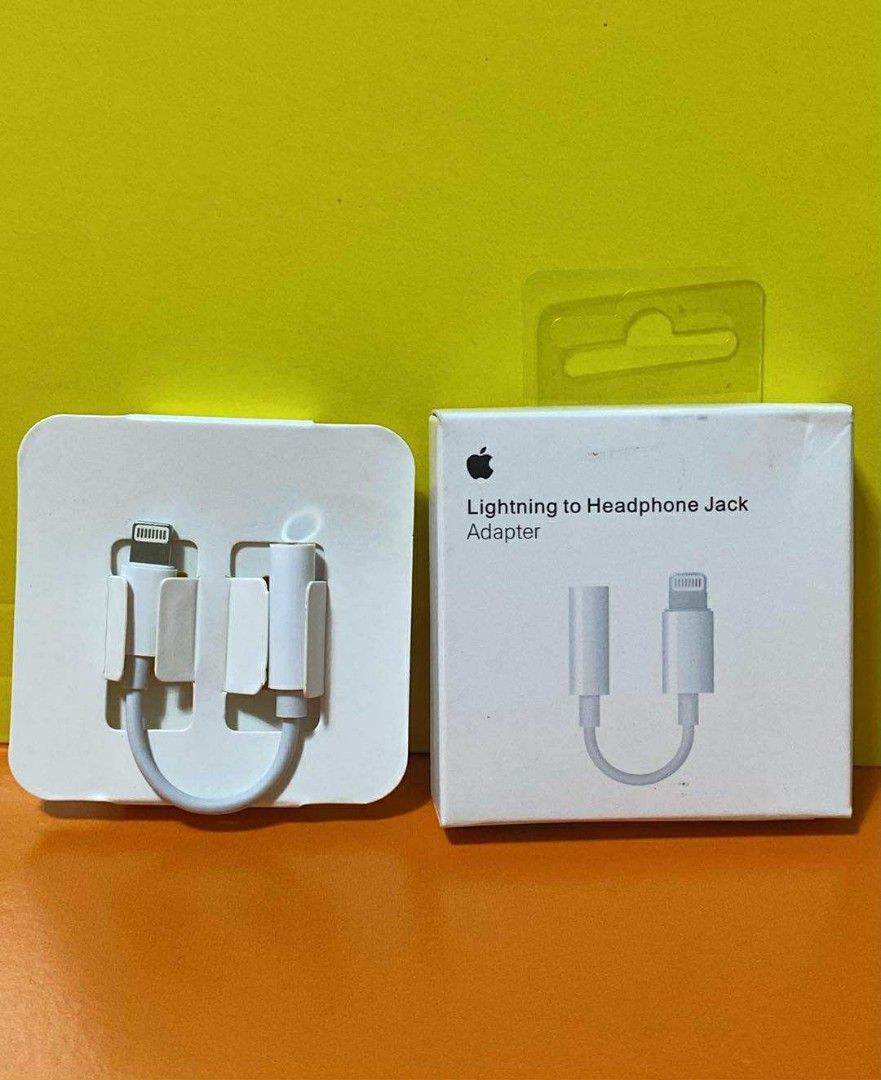 Lightning to headphone jack adapter (Category: Earphones) located in Manila. Submitted by milasgadgetph (Listing ID 1380346385, Image 1). Description: .