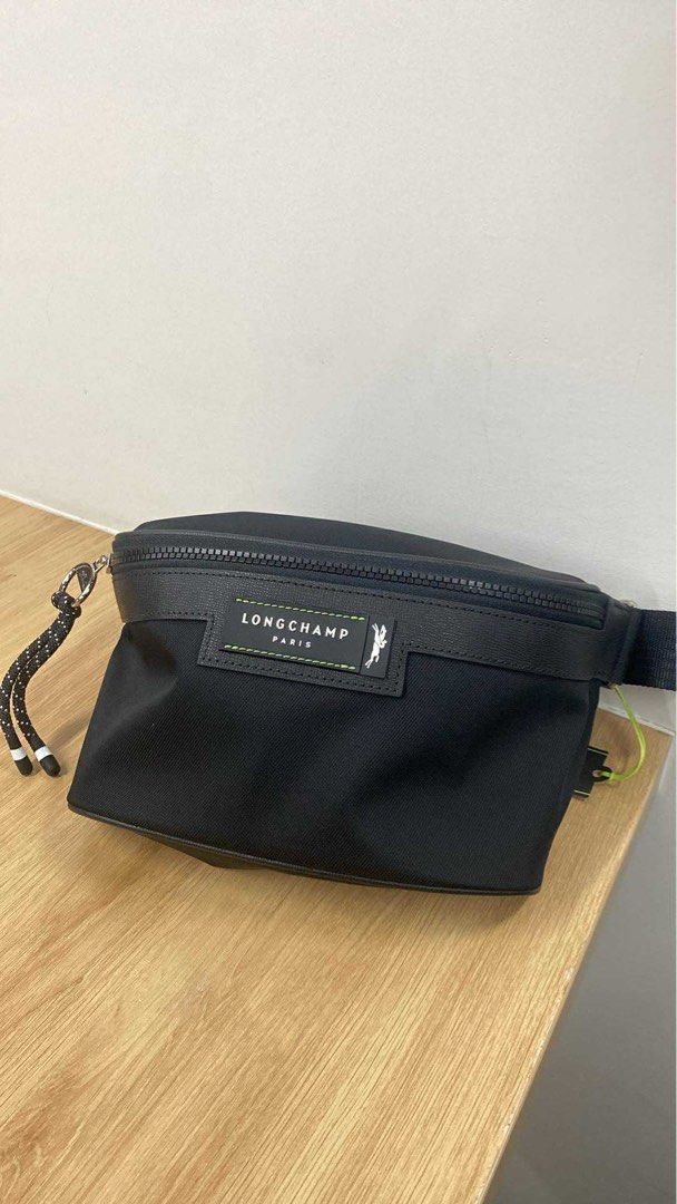 Long Champ Body Bag (Category: Luxury Bags & Wallets) located in Manila. Submitted by byaliaa (Listing ID 1380332679, Image 1). Description: for sale long champ belt bag new but no dust bag or box srp: ₱15,000+ selling price: ₱6,000 AUTHENTIC AND 100% LEGIT rfs: not my type loc: manila can do meet up .