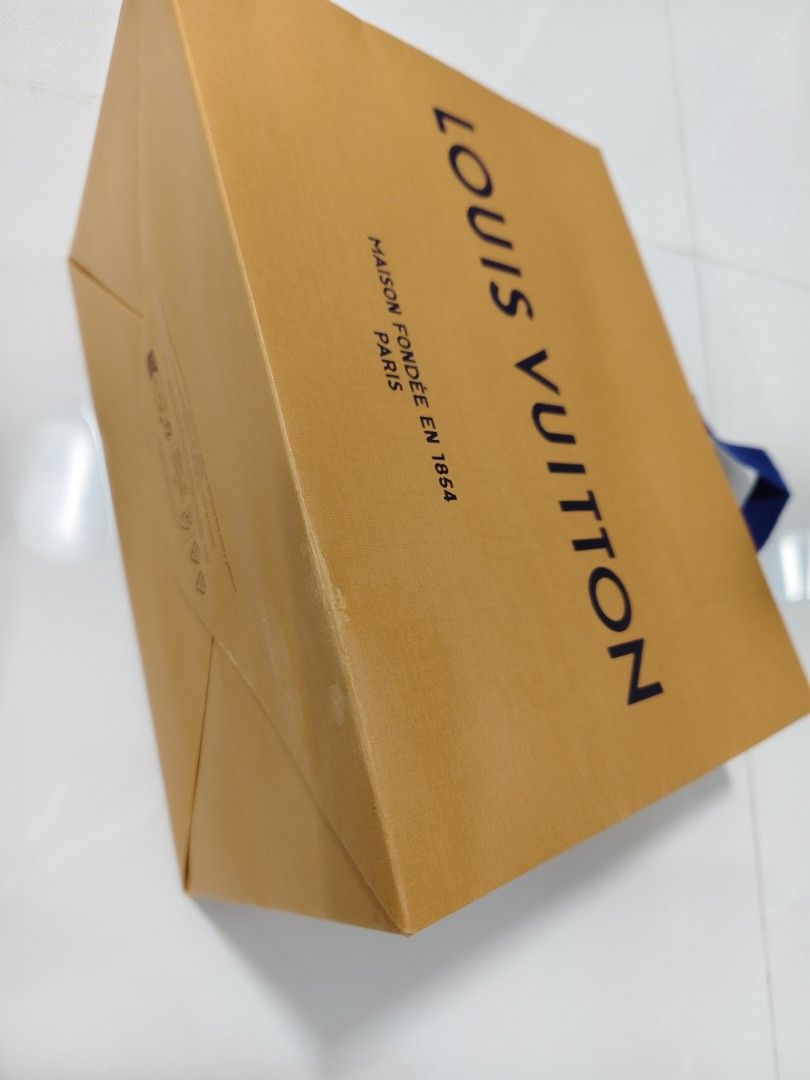Louis Vuitton passport holder Box and paper bag set (Category: Accessories) located in Singapore. Submitted by rabbit8682 (Listing ID 1380321166, Image 3). Description: - Authentic Louis Vuitton box set - Includes original box, dust bag, ribbon, and card - Perfect for gifting or storage - Good condition From Paris.
