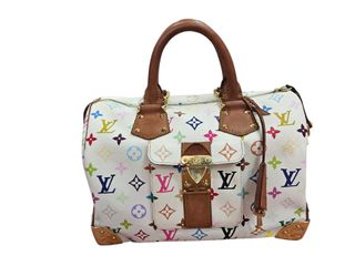(Category: ) located in . Submitted by luxcloset5 (Listing ID 1380342422, Image 1). Description: .