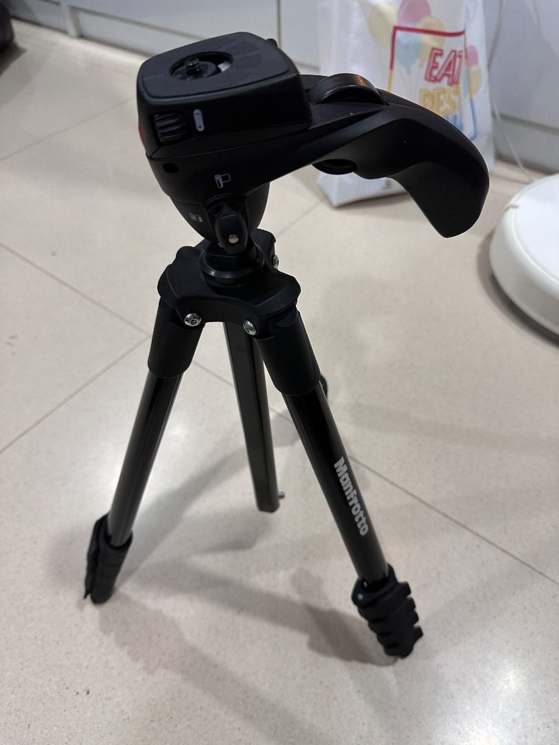 Manfrotto BK Compact Action Aluminium Tripod with Hybrid Head, Black63107346883841110