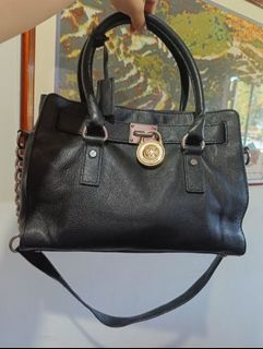(Category: ) located in . Submitted by brooks.luxuries (Listing ID 1380309838, Image 1). Description: .