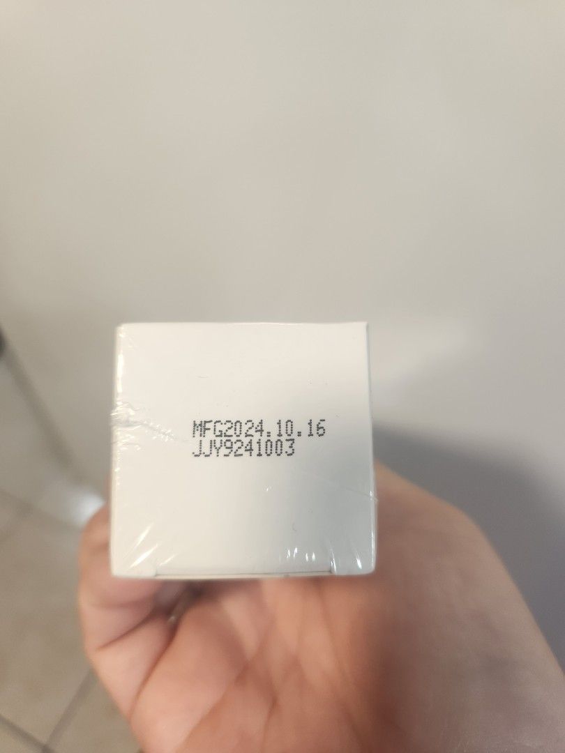 由 windmoon0052887 (刊登 ID 1380441419，圖片 3) 提交，位於 台北市 (Taipei) 的 慕本妍MuBenYan極致水感保溼乳液80ml (類別：護膚、清潔產品)，說明：全新未拆封，有封膜的 朋友送的，但我有習慣用的品牌了 官網好像5.6千元，便宜賣 期限202710。