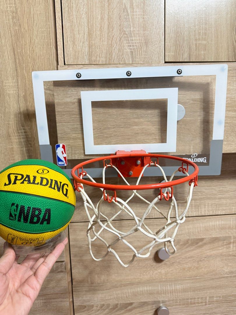 由 enenru (刊登 ID 1380348047，圖片 1) 提交，位於 新竹市 (Hsinchu City) 的 NBA官方授權籃筐含球 (類別：球拍和球類運動)，說明：。