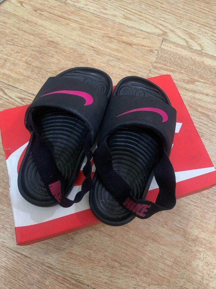 Nike kawa kids black - pink (Kategori: 1 hingga 3 tahun) berada di Bandung. Dikirim oleh prelovedbyfuni (ID iklan 1380299504, Gambar 1). Deskripsi: size 9C uk 8.5 15cm eur 26.