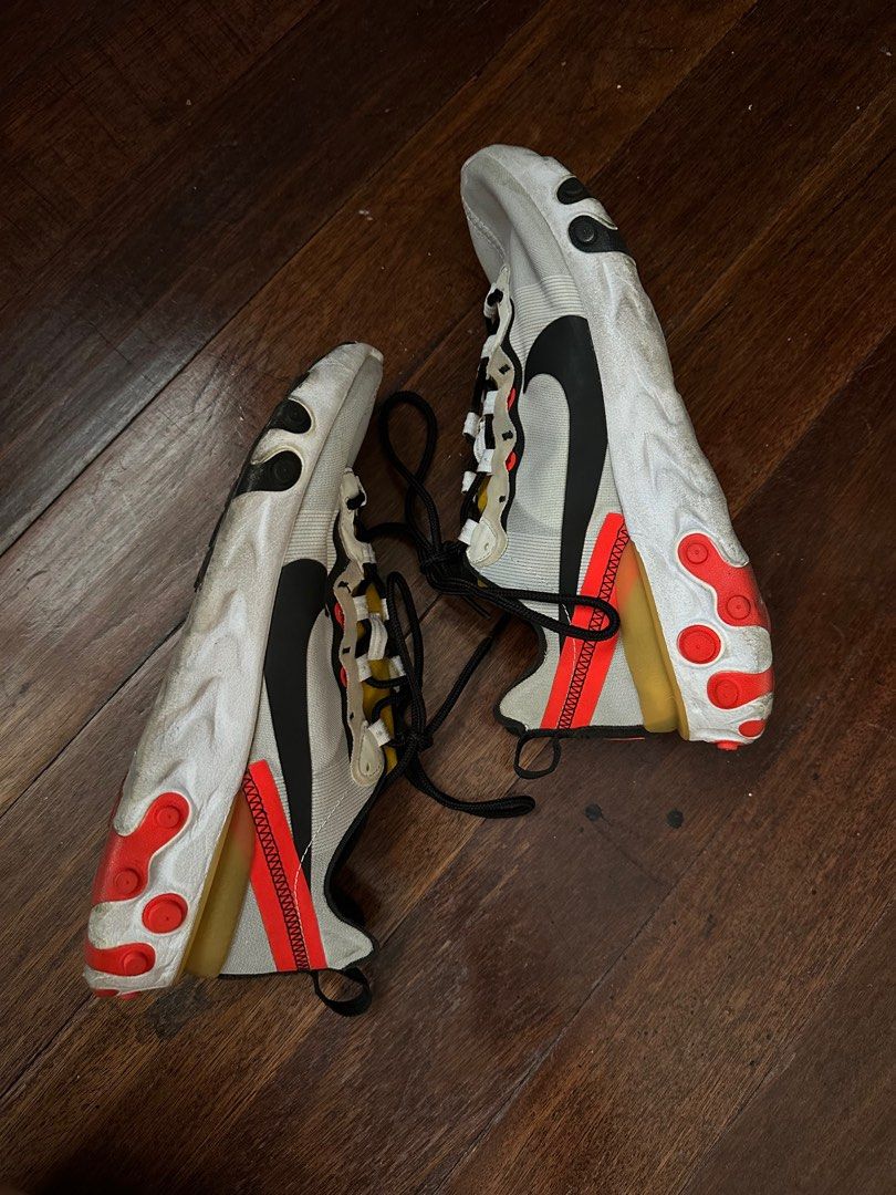 Nike React Element 55 - US 7M (Category: Sneakers) located in Taguig. Submitted by declutter.dump (Listing ID 1380371312, Image 2). Description: Nike React Element 55 US 7M Heavily used but soles are still ok RFS: decluttering.