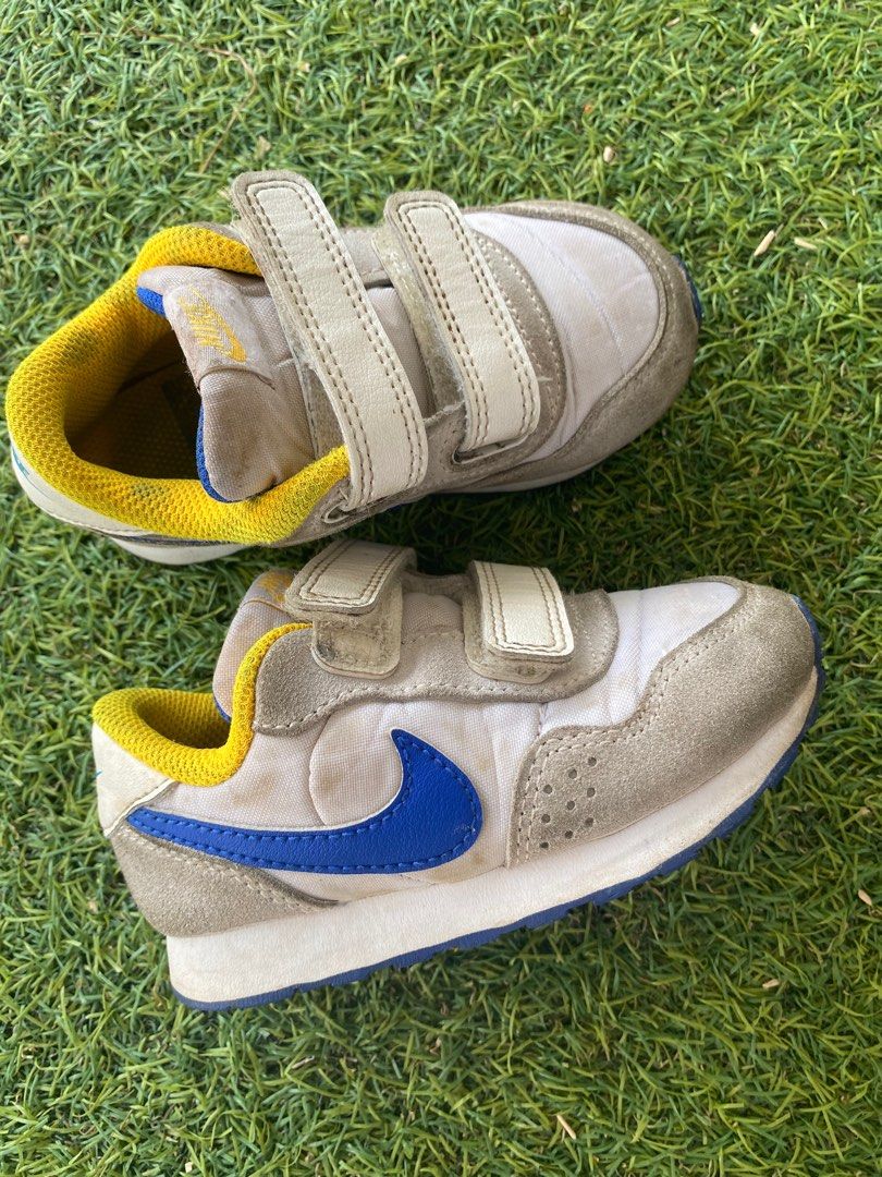 Nike Shoes (Kategori: Baju Bayi) berada di Bandung. Dikirim oleh nellyjullie (ID iklan 1380478706, Gambar 2). Deskripsi: Nike Ori Size us 7c Uk 6.5 13cm #preloved #prelovedbaby #prelovedkids #prelovednike #prelovednikekids #prelovednikebaby.