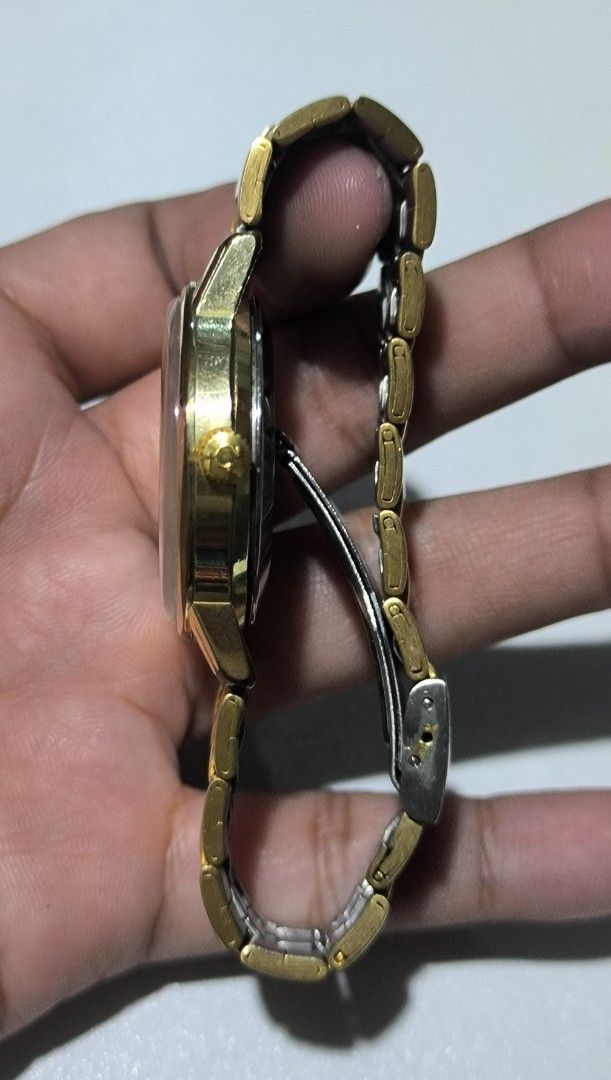 Omega Seamaster (Category: Men's Watches) located in Taguig. Submitted by j_watches007 (Listing ID 1380321607, Image 3). Description: Authentic Secondhand ⌚ Vintage Used Watch Omega Seamaster Automatic Swiss Made Omege Bracelet Omega Buckle ' Watch Only ' DISCLAIMER: IT'S OLD WATCHES EXPECT OF SOME SCRATCHES/SIGNS OF USAGE & PLEASE MANAGE YOUR EXPECTATIONS. THANKYOU. PS' IF CAN'T RPLY. KINDLY DIRECTLY PM ME IN BLUE APP. WITH SAME NAME. THANK YOU.