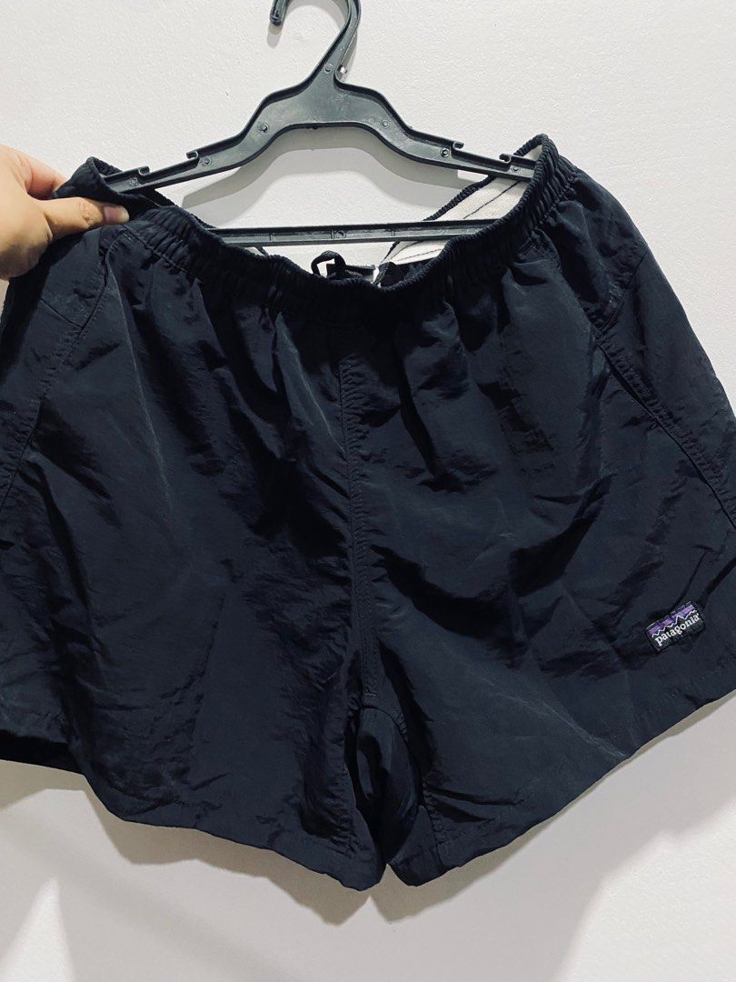 Patagonia Baggies shorts (Category: Shorts) located in Catarman. Submitted by desa_declutters (Listing ID 1380463715, Image 1). Description: Patagonia Baggies shorts Color black 10/10 Like new condition 10/10 Womens Medium on tag Fit to 28-32 inches.