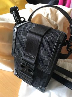 (Category: ) located in . Submitted by fungadgetstore.sg (Listing ID 1380347656, Image 1). Description: .