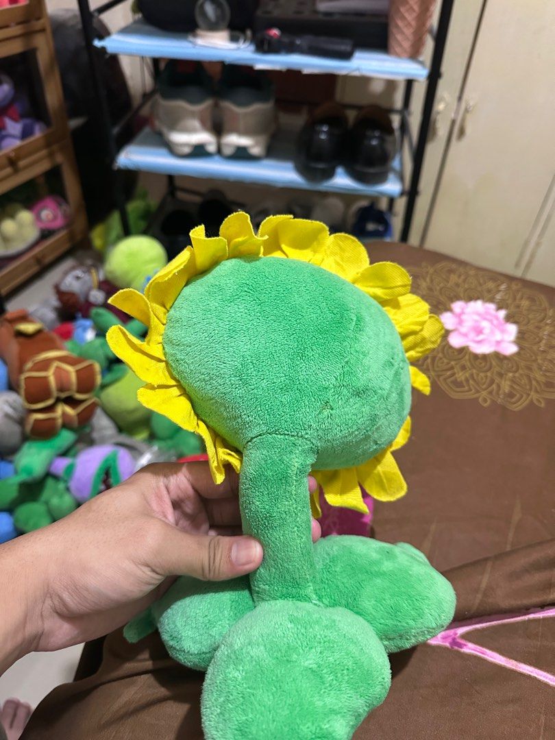 Plants vs. Zombies plush stuff toy Sunflower medium size (Category: Plushies & Soft Toys) located in Manila. Submitted by madamefate (Listing ID 1380422423, Image 2). Description: GCash Payment JNT.