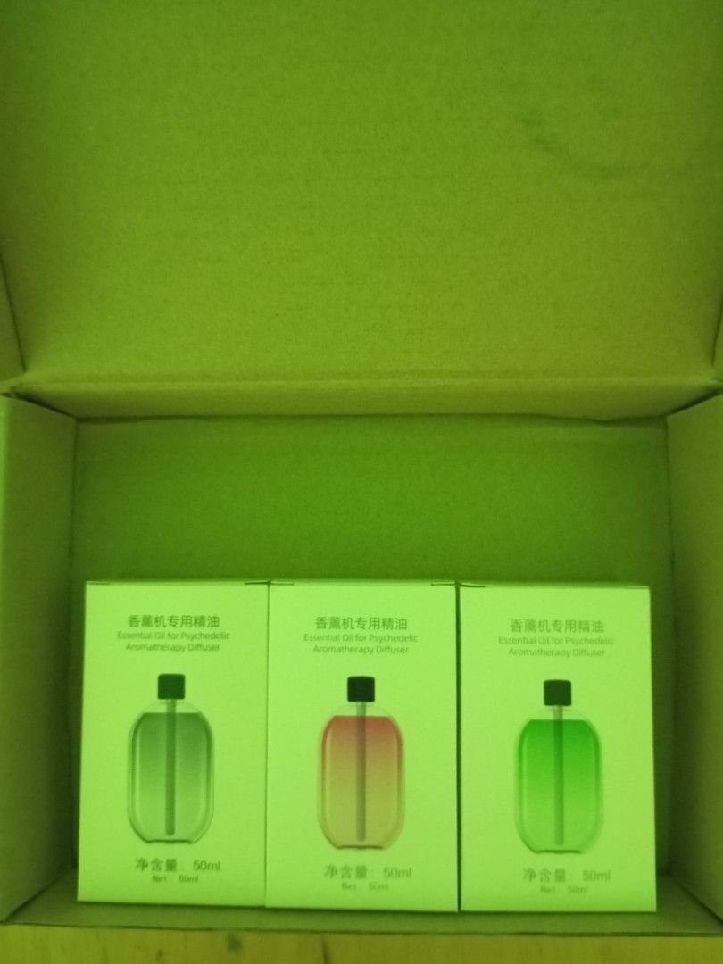 Portable diffuser (Category: Other Home Decor) located in Singapore. Submitted by rimmie78 (Listing ID 1379718832, Image 2). Description: 5 modes diffuser device only Pm for more details Diffuser oil based on availability Hilton-$6 Pinky-$5 Jasmine-5.