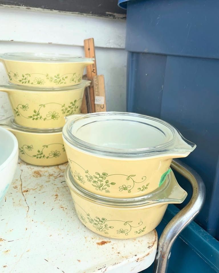 Pyrex Casserole Dishes (Category: Dinnerware & Cutlery) located in Manila. Submitted by kobharmatsusaki (Listing ID 1380320967, Image 1). Description: Selling only as a set! Available on Friday, July 18 Reserve yours now! 50% dp and 50% to be paid on the day of ship out. Message to inquire! .