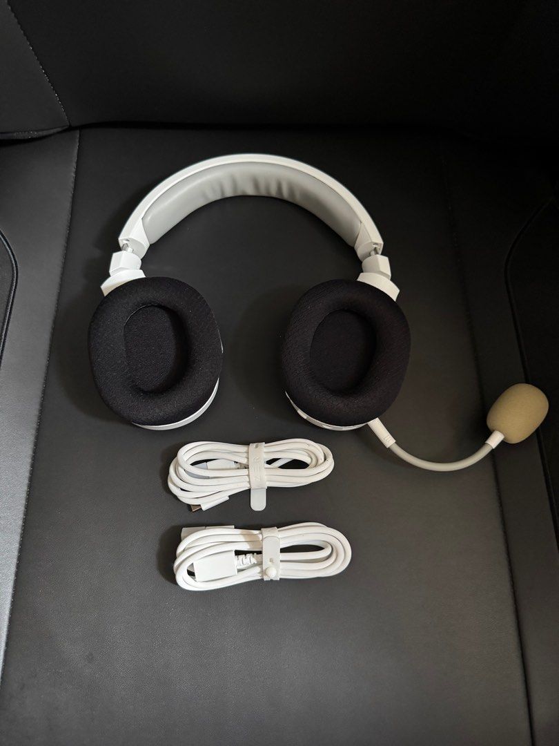 Razer Barracuda X Wireless Gaming Headset - White (Category: Headphones & Headsets) located in Singapore. Submitted by 7r524yqykn (Listing ID 1380388235, Image 1). Description: Selling a Razer Barracuda X wireless gaming headset in white. Includes the headset, detachable microphone, and charging cables. The headset is in excellent condition, with minimal signs of use. Perfect for gaming or listening to music. Comes with all original accessories..