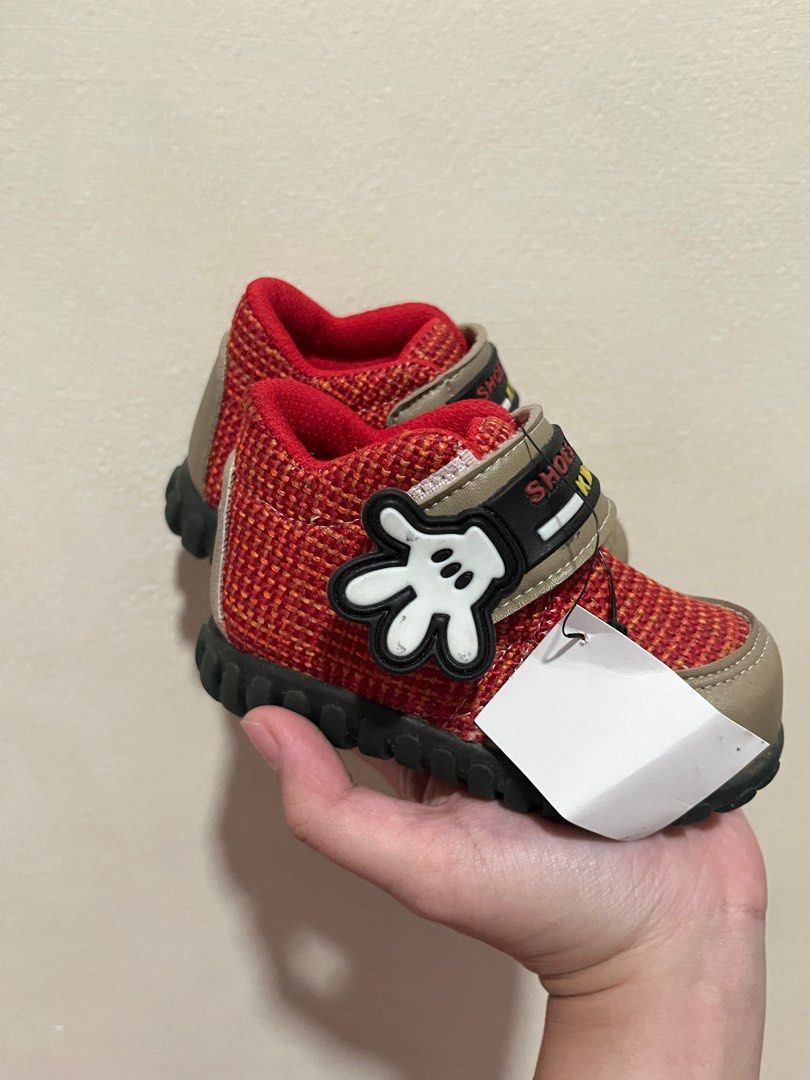 RED BABY SHOES (Kategori: Baju Bayi) berada di Surabaya. Dikirim oleh prelovedbynovya (ID iklan 1380410074, Gambar 3). Deskripsi: . RED BABY SHOES Size 22 . Brand : - . Price : Rp 30.000 📍 based in Surabaya . For order : DM or WA link on bio🥰.