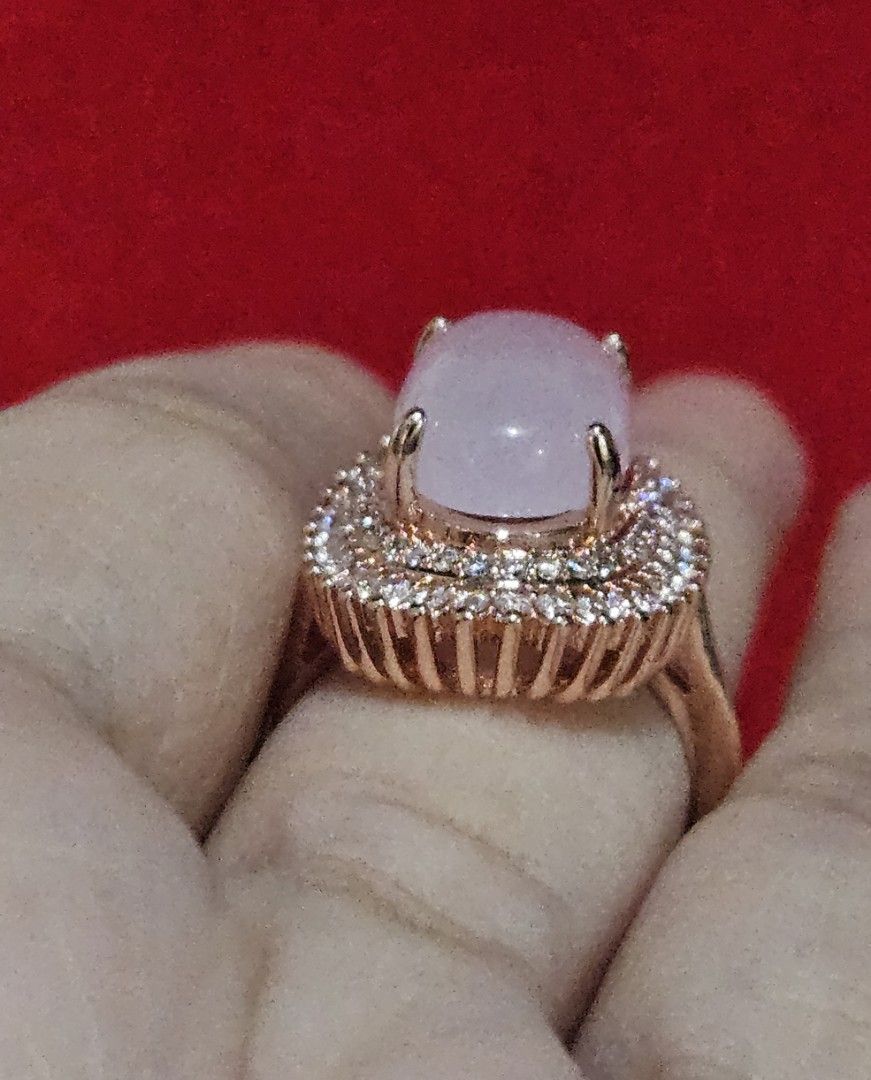 Rose Quartz Stone Cocktail Rings (Category: Rings) located in Cainta. Submitted by Kahi0410 (Listing ID 1380382394, Image 3). Description: Natural Stone Oval Cabochon 16x10mm Platinum plated setting rosegold Adjustable Ring Set Hypoallergenic Safe for acidic and sensitive skin.