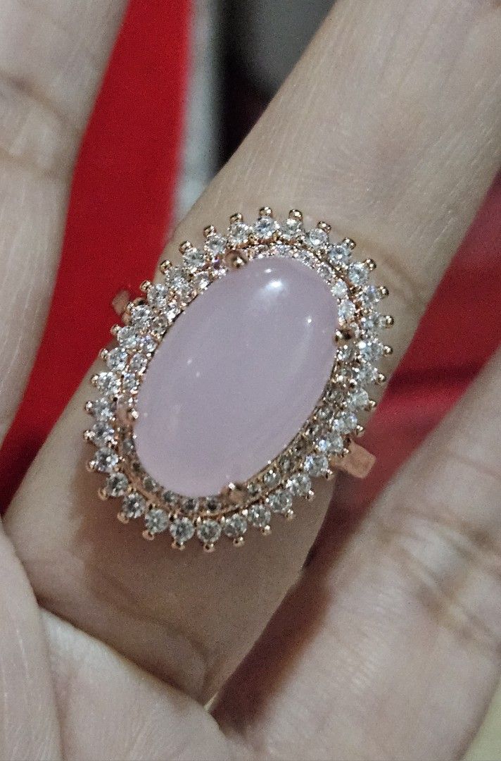 Rose Quartz Stone Cocktail Rings (Category: Rings) located in Cainta. Submitted by Kahi0410 (Listing ID 1380382394, Image 1). Description: Natural Stone Oval Cabochon 16x10mm Platinum plated setting rosegold Adjustable Ring Set Hypoallergenic Safe for acidic and sensitive skin.