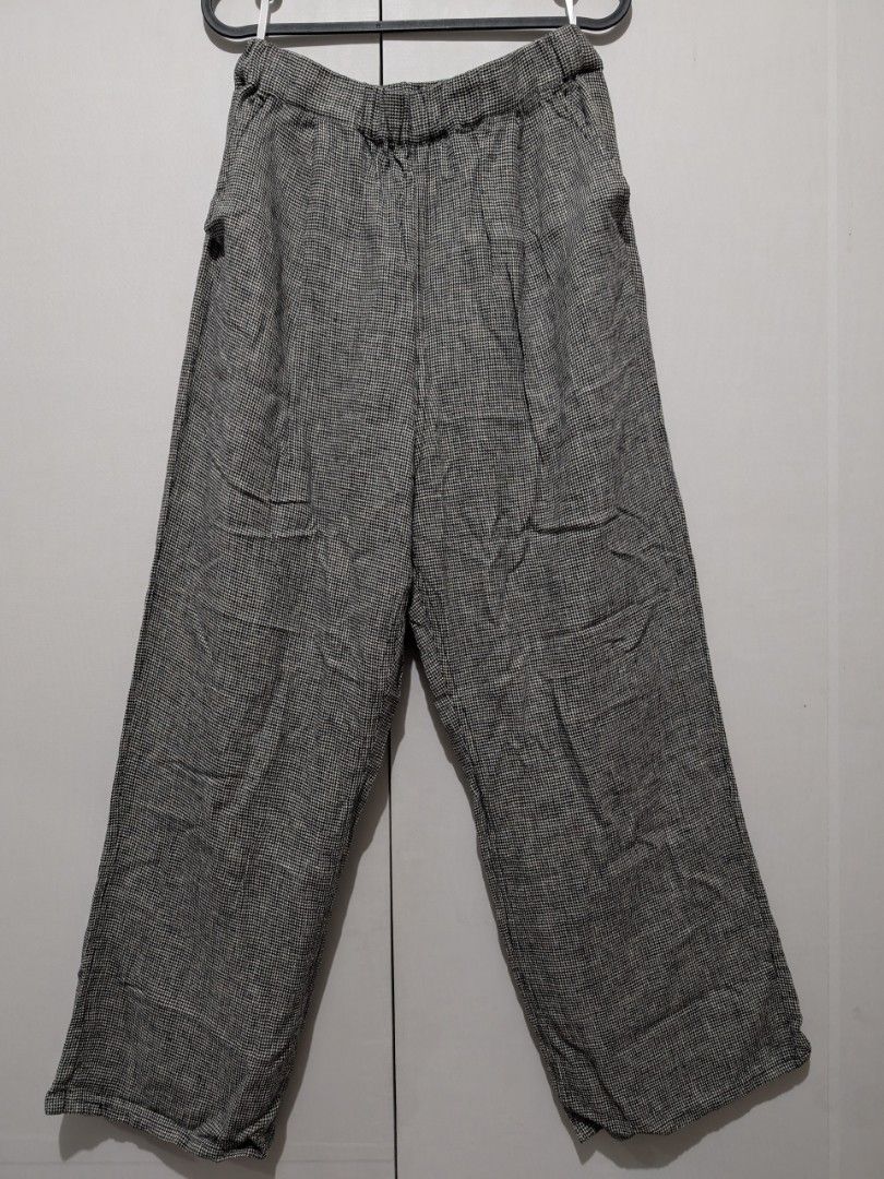 Samansa Mos2 Rayon Linen Blend Wide Straight Pants (Category: Other Bottoms) located in Quezon City. Submitted by mercurials (Listing ID 1380453455, Image 1). Description: - Japan Brand - Samansa Mos2 Rayon Linen Blend Wide Straight Leg Pants - Medium on tag Measurements: Waist: 28-32 inches waist Length: 39 inches MOP: Gcash/Maya Shipping via Grab/Lalamove/J&T (shipping from Quezon City near Anonas area).