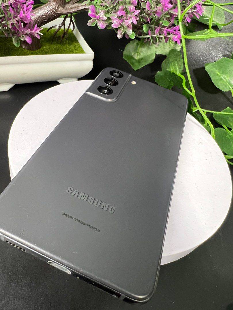 Samsung S21 fe 5g (Category: Samsung) located in Quezon City. Submitted by mubrogadgets (Listing ID 1380367468, Image 3). Description: Ka mubro! another flagship phone na naka promo. Samsung S21 fe 5g ❌Dating presyu! 10,000 pesos❌🙅‍♀️🙅 ✅promo price now! 9200 pesos only👍 promo valid until july 13 to july 23🎉🥳 ano pa hinihintay nyo mga kamubro! avail na! SAMSUNG S21 FE 5g ➡️FLAGSHIP PHONE ➡️no Issue ➡️HIGH QUALITY CAMERA ➡️128gb/8gb ✅HIGH QUAL
