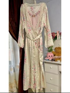 (Kategori: ) berada di . Dikirim oleh estellelittlecloset (ID iklan 1380352425, Gambar 1). Deskripsi: .