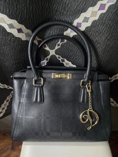 (Category: ) located in . Submitted by luxbags_shoppe (Listing ID 1380354199, Image 1). Description: .