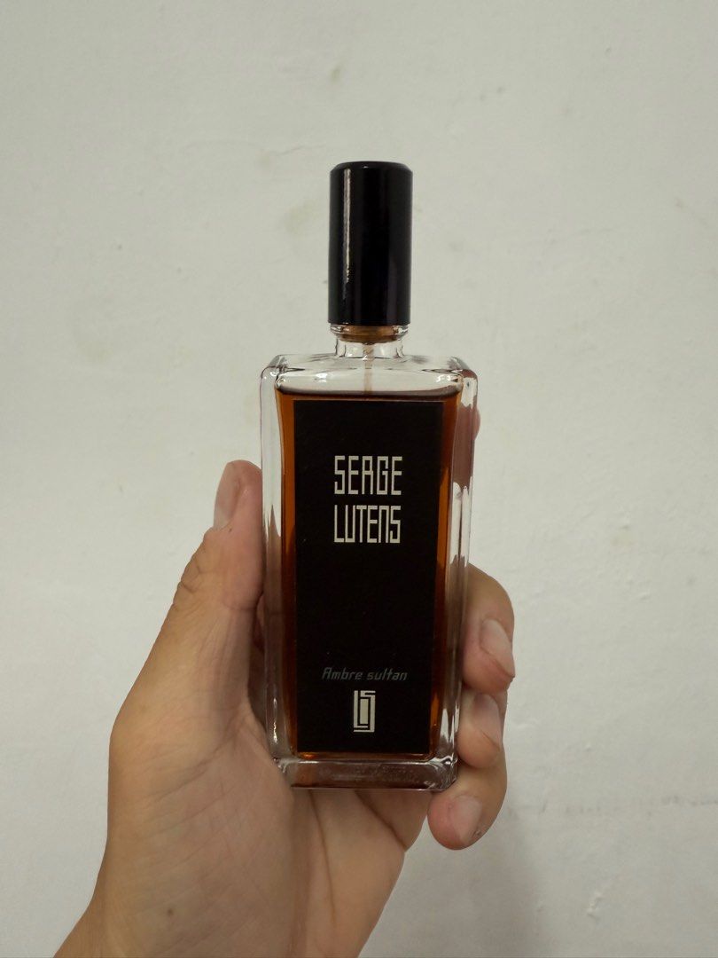 由 archerlee0304 (刊登 ID 1380302574，圖片 2) 提交，位於 台北市 (Taipei) 的 Serge Lutens 琥珀君王 50ml (類別：香水、體香劑)，說明：有盒子，裡面原本有隻小香，我拿去噴了 故售出不會有這隻小香 。
