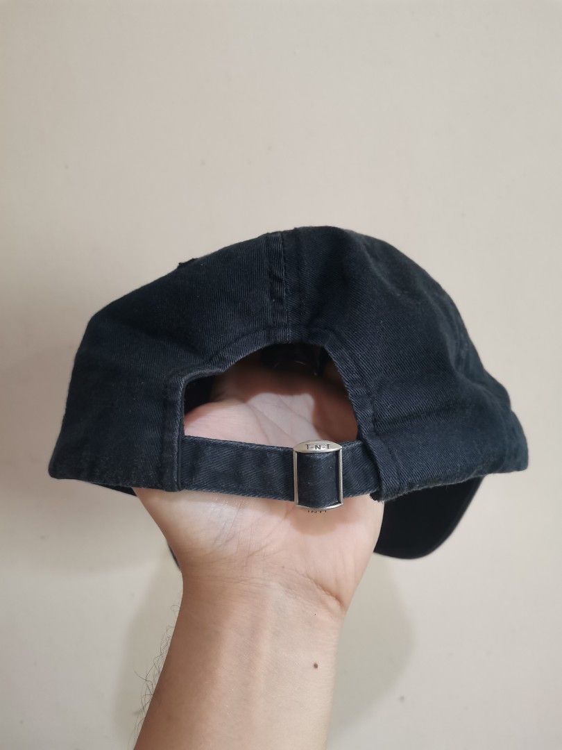 Thisisneverthat dadhat (Category: Caps & Hats) located in Davao. Submitted by marcio17 (Listing ID 1380332809, Image 2). Description: Very good condition 8 color rate Issue:may loose stitch sa sweatband 500 freeshipping only.